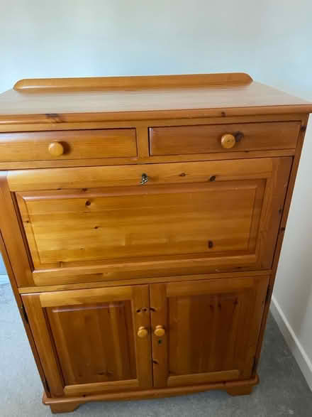 Photo of free Pine bureau (Barrow upon Soar, LE12) #2