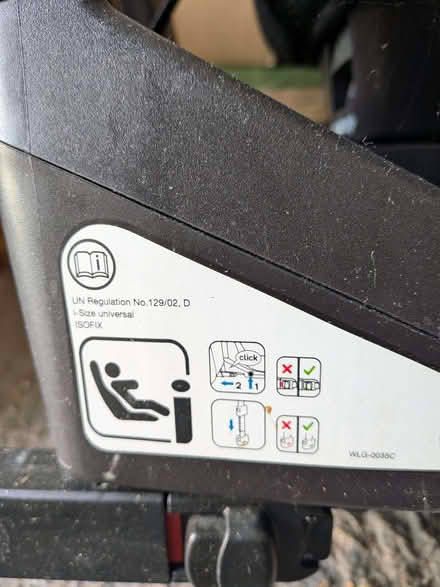Photo of free Child's refacing car seat (Cutteslowe OX2) #4