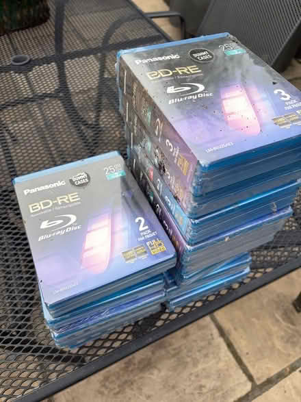 Photo of free Blue Ray dummy disc cases (Sale M33) #1