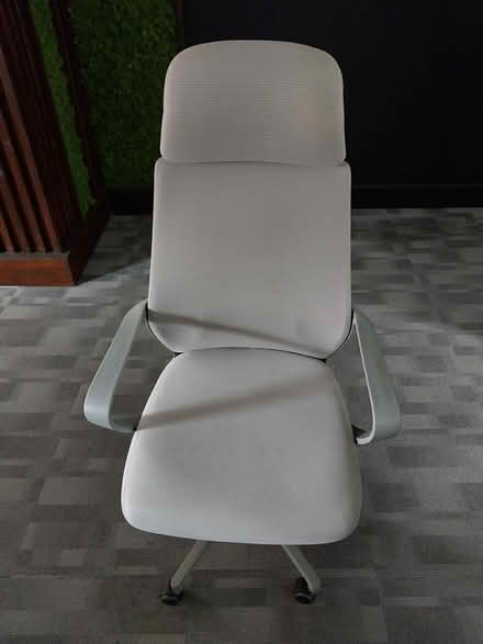 Photo of free Desk office chair (city centre LS1) #1