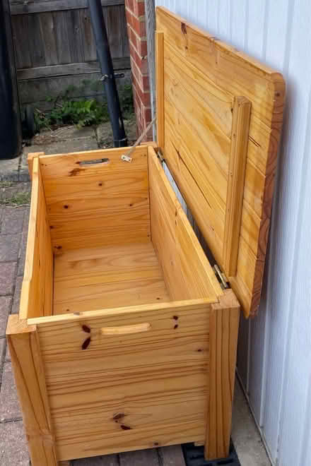 Photo of free Pine Ottoman (Earley RG6) #1