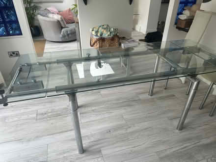 Photo of free dining room furniture (Sidley TN39) #1