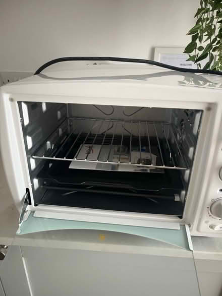 Photo of free Mini oven (new) not working (Bn3 7bt) #2