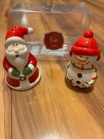Photo of free Christmas salt and pepper shakers (Saugerties) #1