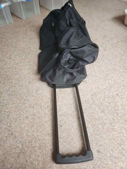 Photo of free Black Bag with wheels (Tring HP23) #2