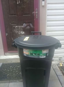 Photo of free full size trash can #1