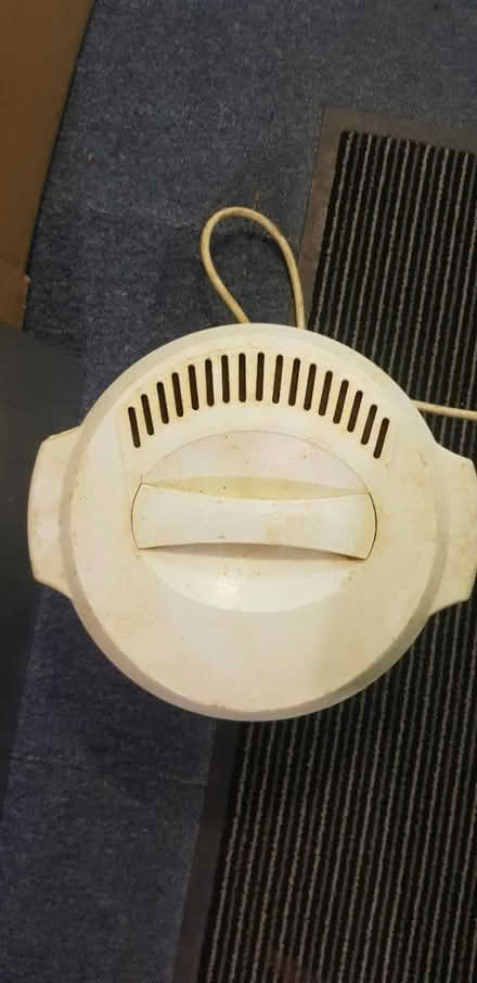 Photo of free Cook works 1800w fat fryer (Bates SW16) #3