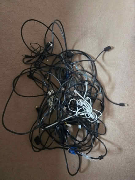 Photo of free Big bundle of assorted cables and leads (Tunbridge Wells N. TN4) #1