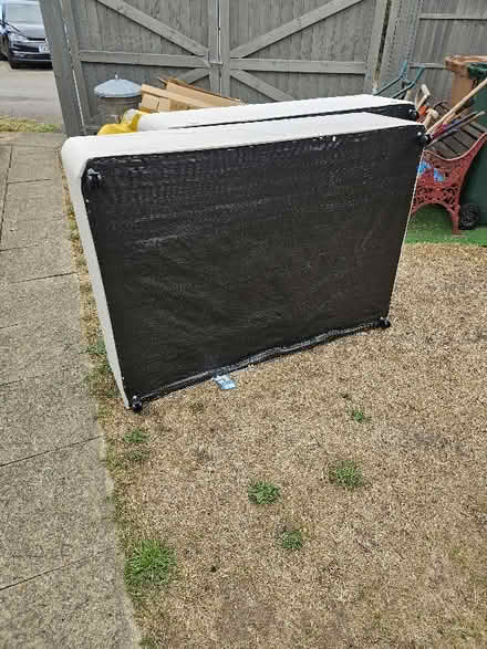 Photo of free 4ft 6inch divan bed (Shepperton TW17) #2