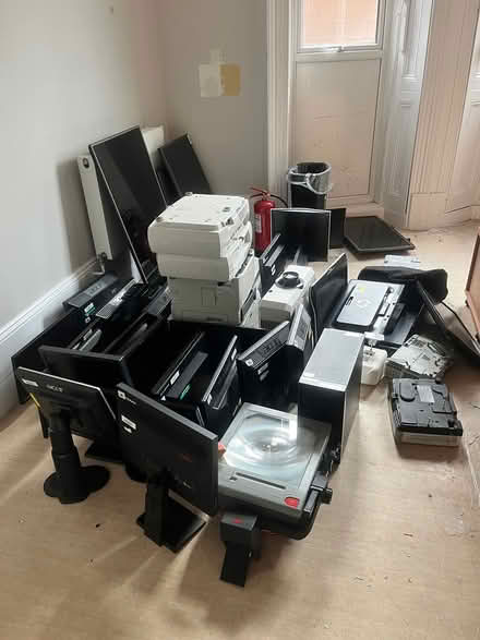 Photo of free IT items (SW15 6BH) #1