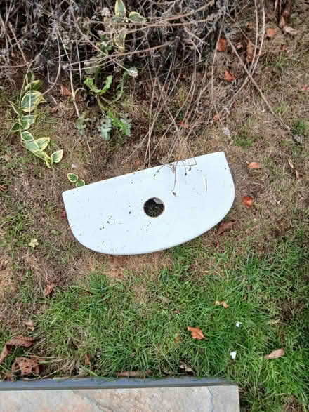 Photo of free Toilet and cistern (Meldreth SG8) #1