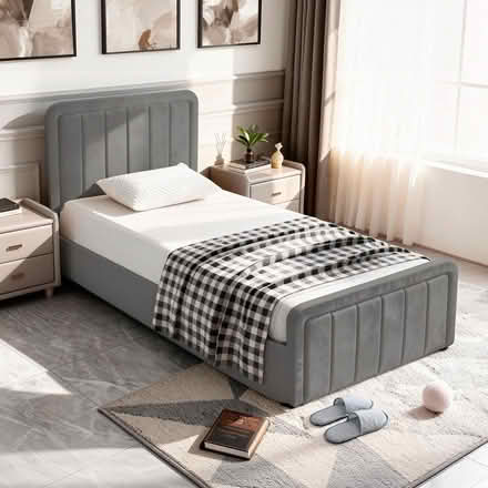 Photo of Single velvet bed (Croydon CR7) #1