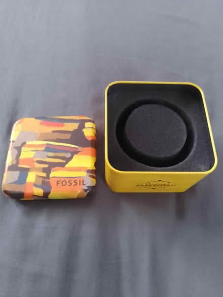 Photo of free Fossil watch case (GU1) #3