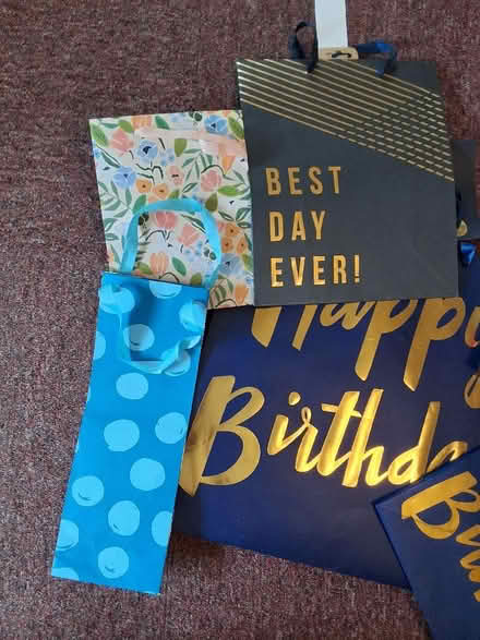 Photo of free Selection of gift bags (Loscoe Grange DE75) #2