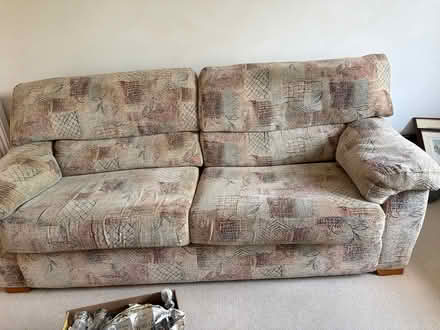Photo of free 2settees (Carterton OX18) #1