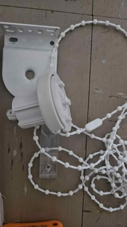 Photo of free White blinds (CR0 5JF) #3