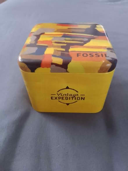 Photo of free Fossil watch case (GU1) #1