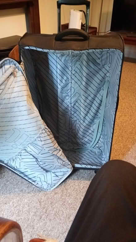 Photo of free Black suitcase yeah (belmont sutton SM2) #1