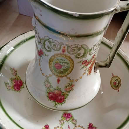 Photo of free Decorative Jug and bowl (Thornton HEATH CR7) #3
