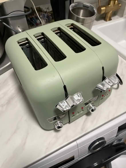 Photo of free 4 slice toaster needs repair (Tunbridge Wells TN2) #1