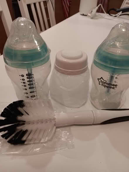 Photo of free Baby bottles and brush (near Horniman, SE22) #1