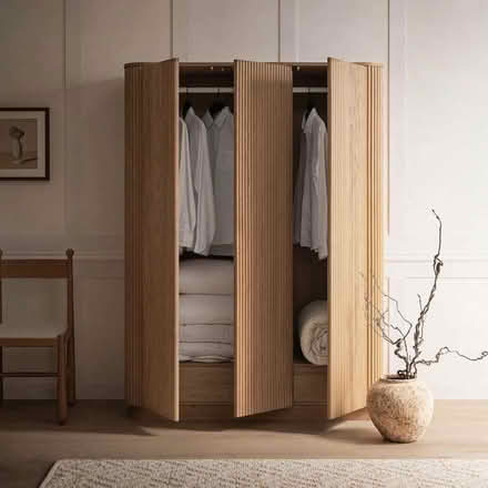 Photo of free Daals Maru Wardrobe (Canonbury N1) #3