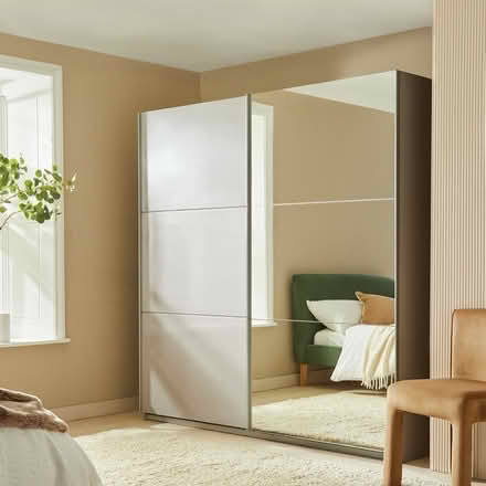Photo of Mirrored wardrobe (West Kensington W14) #3