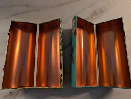 Photo of free Fortnum & Mason cookie boxes (near Central Park) #2