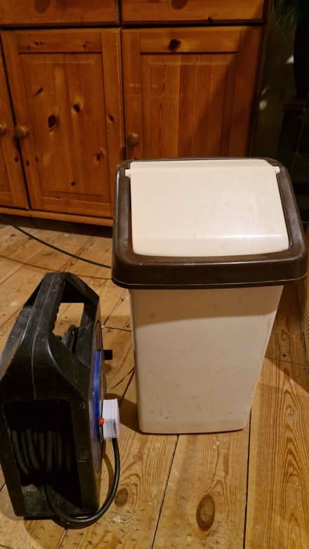 Photo of free Small swing bin. (Hailsham BN27) #2