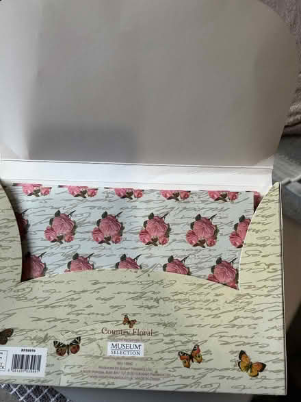 Photo of free Some sheets of pretty gift-wrapping paper (Monks Hill CR2) #2