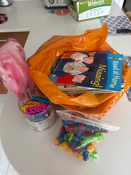 Photo of free toys and books (Gadebridge HP1) #1