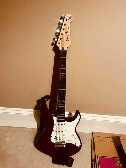 Photo of free Electric Yamaha guitar (Willesden Green NW2) #1