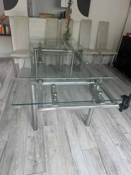 Photo of free dining room furniture (Sidley TN39) #4