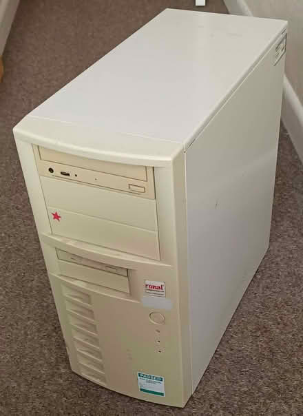 Photo of free old desk top computer (Southport PR9) #1