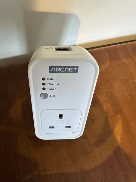 Photo of free HomePlug AV 200 Mbps powerline adapter (Ware SG12) #2