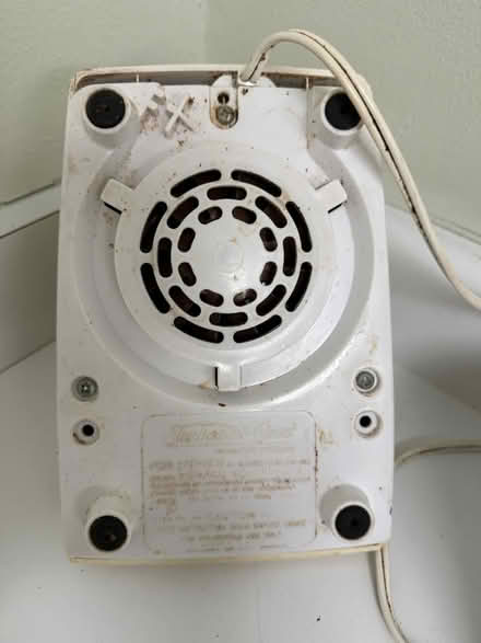 Photo of free Osterizer blender, needs blade (1075 Valencia Avenue) #4