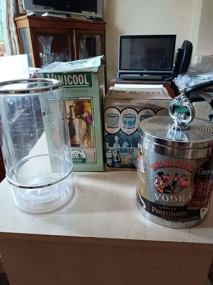 Photo of free Vintage Wine cooler and ice bucket (Newport Pagnell MK16) #1