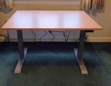Photo of free rising desk (EH21 Musselburgh) #1