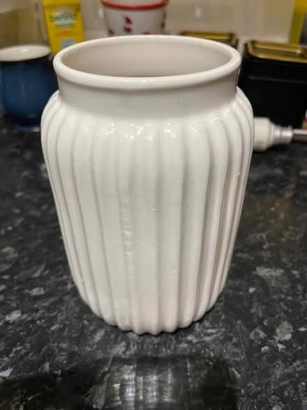 Photo of free Cream vase (Woodside CR0) #1