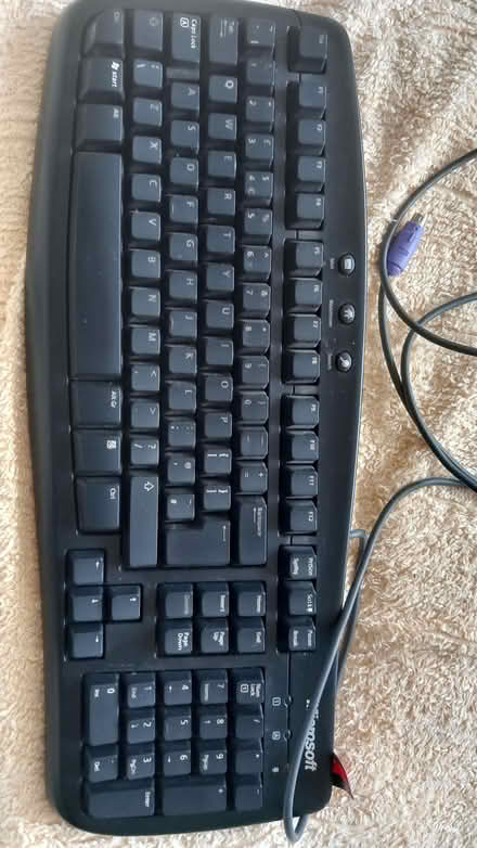 Photo of free Microsoft keyboard (Little Heath RG31) #1