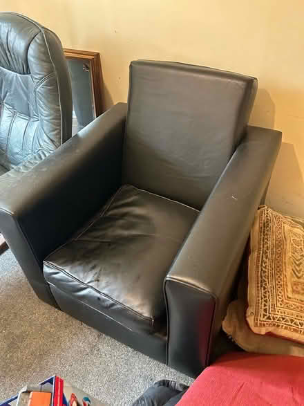 Photo of free Armchairs and single bed (Hawthorn CF37) #1