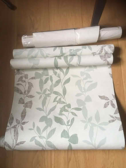 Photo of free Ends of wallpaper (The Inch EH16) #2