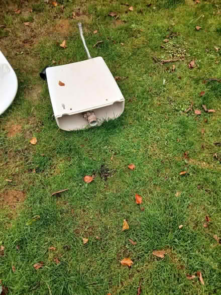 Photo of free Toilet and cistern (Meldreth SG8) #3