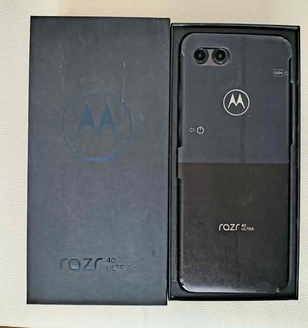 Photo of free Moto Razr 40 Ultra, faulty inner screen (Northwood HA5) #1