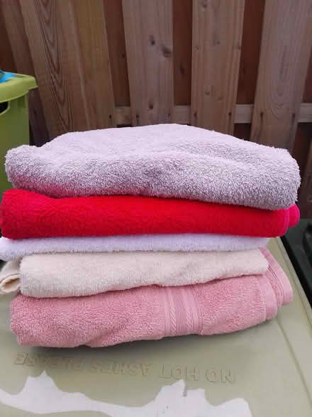 Photo of free Bath towels (Killamarsh S21) #1