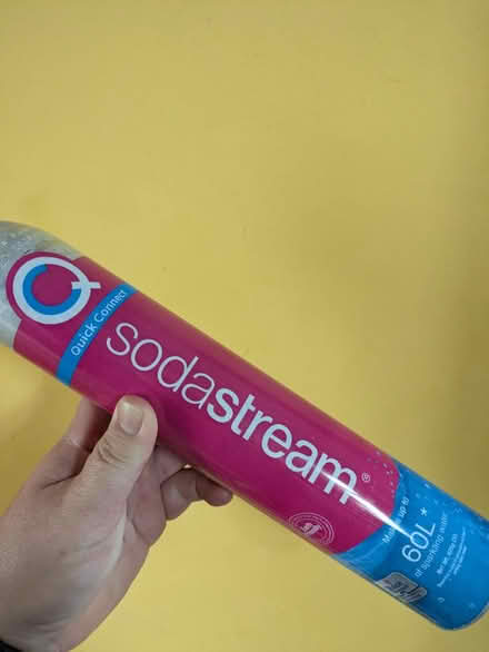 Photo of free 5 x EMPTY Sodastream pink gas (Dudley Hill BD4) #1