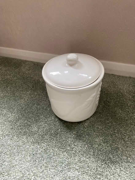 Photo of free Large storage pot (Bexleyheath DA6) #1