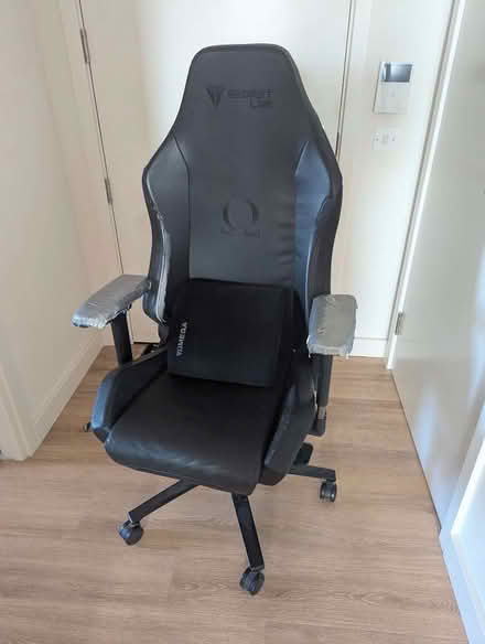 Photo of free Gaming/Office Chair (Wood End UB6) #1