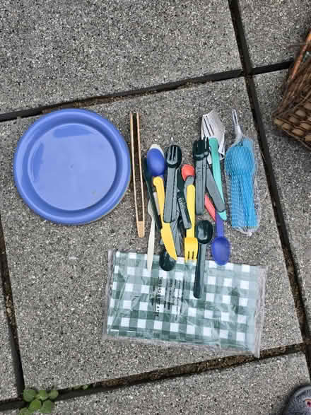 Photo of free Various picnic items (Warren Hill ish NG5) #2