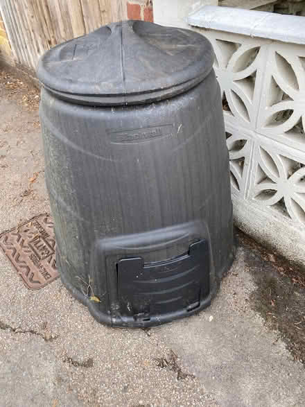 Photo of free Compost bin no cracks (Marcham OX13) #1